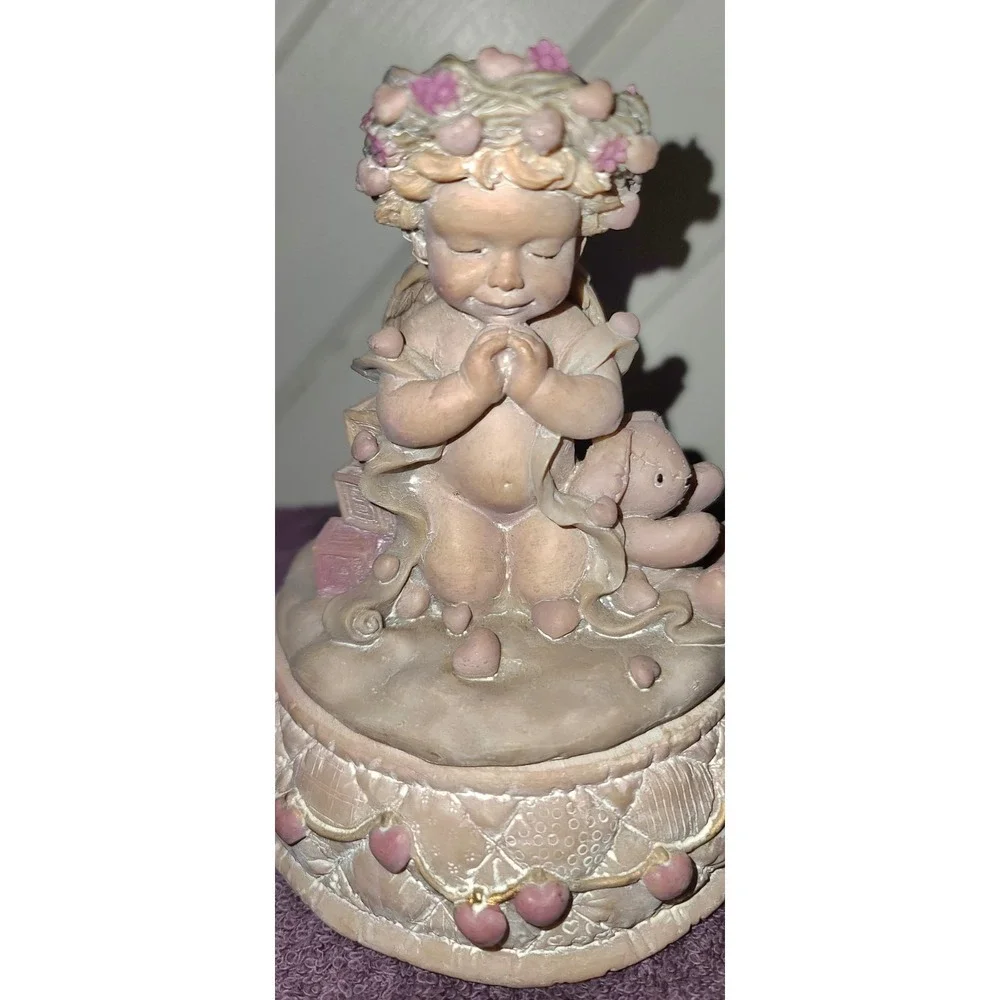 Vintage 1993 Musical Heavenly Angel Wind Up Music Box WBI Inc Cherub Rabbit